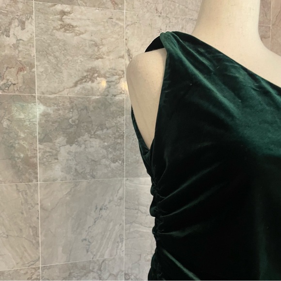 House of Harlow 1960 Velvet One Shoulder Ruched Dress - Picture 4 of 8